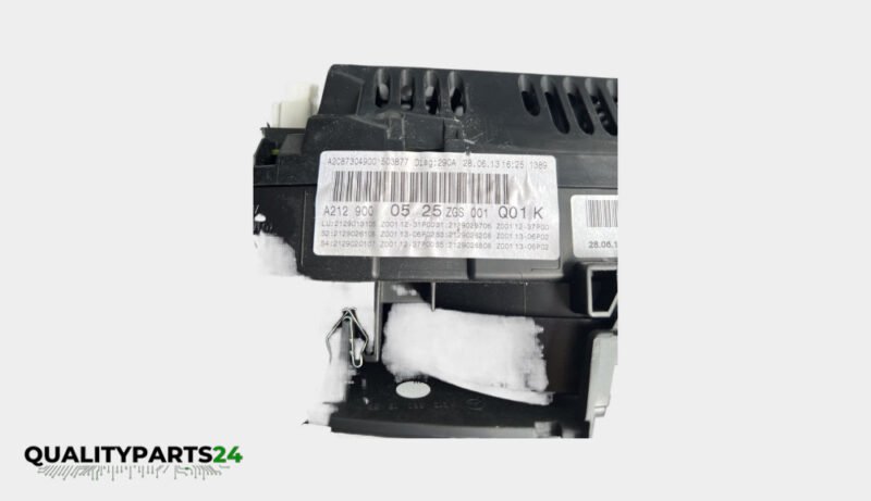Mercedes-Benz Instrument Cluster A2129000525 (VDO) - Image 3