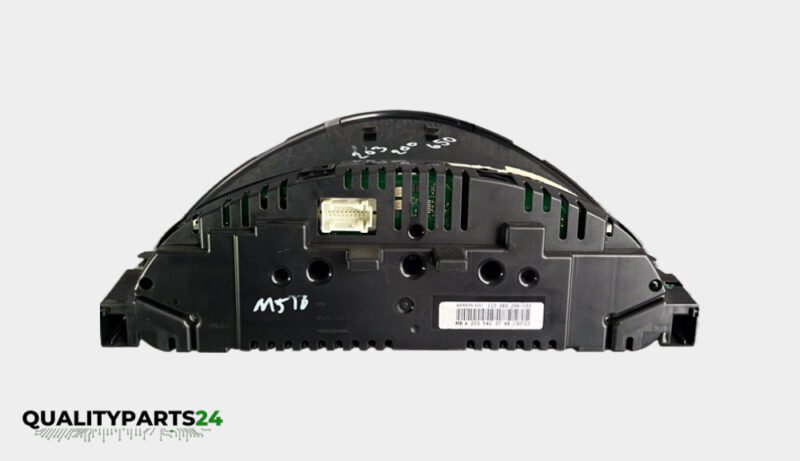 Mercedes-Benz Instrument Cluster A2035403748 (Siemens VDO) - Image 2