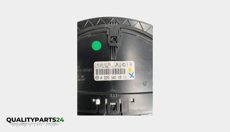 Mercedes Instrument Cluster A2205400911 (VDO) - Image 3