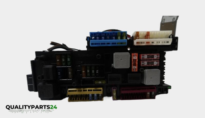 Mercedes-Benz Fusebox A2049065602 (Hella) - Image 3