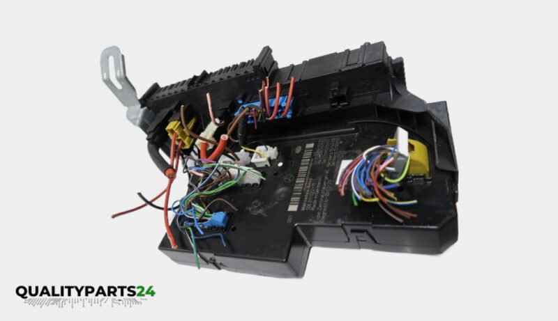 Mercedes-Benz Fusebox A2049060205 (Hella)