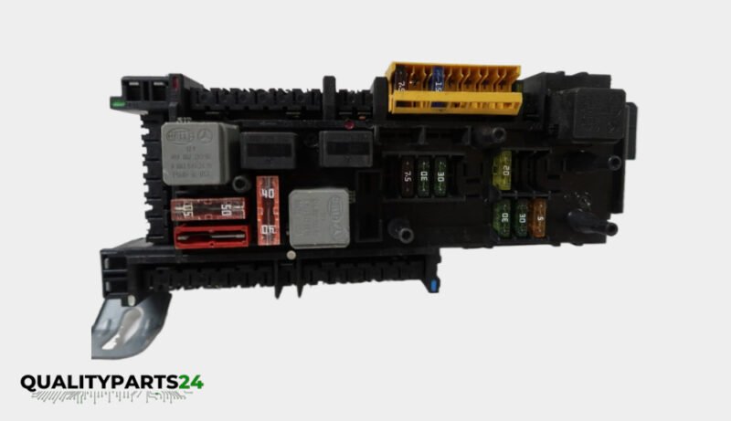 Mercedes-Benz Fuse Box A2059009002 (Hella)
