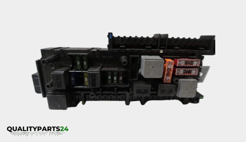 Mercedes-Benz Fuse Box 5DK009225-66 (Hella)