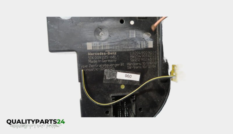 Mercedes-Benz Fuse Box 2049009001 (Hella) - Image 2