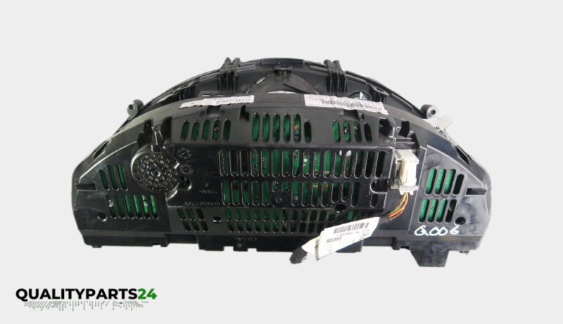 Mercedes Instrument Cluster A2049002602 (VDO) - Image 3